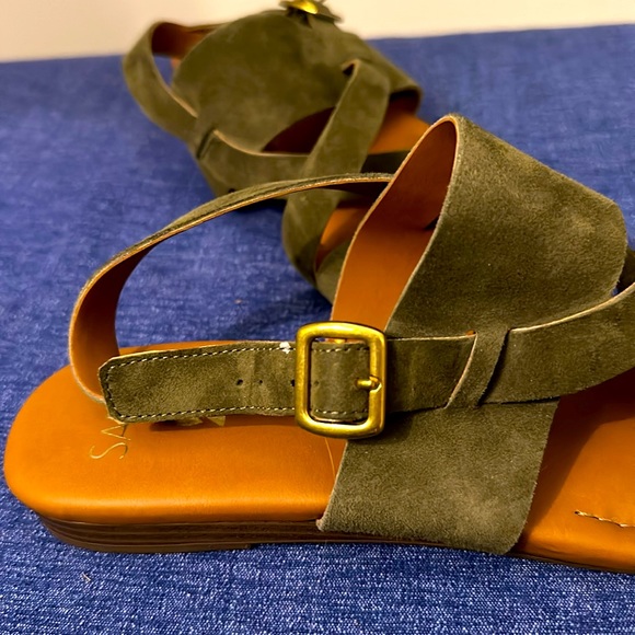 NEW! NWOT Franco Sarto 9.5 Suede Sandals Army Green - Picture 5 of 6